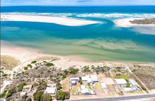 Nangkita Casa | Hide Away at the Murray Mouth