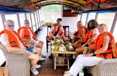 Ben Tre Hotel | Hide Away Bungalows in Ben Tre City