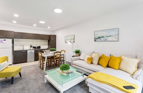 Takapuna Apartamento | Hideaway Apartment with Pool & Free Parking