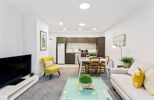 Takapuna Apartamento | Hideaway Apartment with Pool & Free Parking