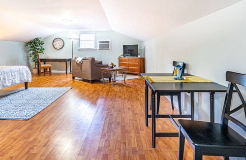 Decatur Apartamento | Hideaway apartment tucked into Historic District