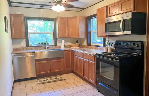Salem Lakes Cabaña | Hideaway at the Ponderosa- 3bd, 1Ba Country Cottage