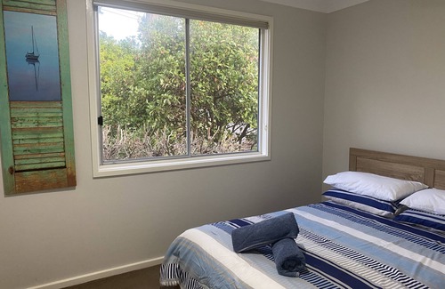 Nords Wharf Casa | Hideaway By The Lake - The perfect lakeside holiday location!