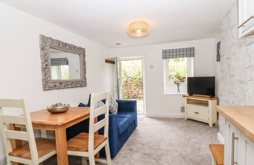 Barnoldswick Cabaña | HIDEAWAY COTTAGE, character holiday cottage in Barnoldswick