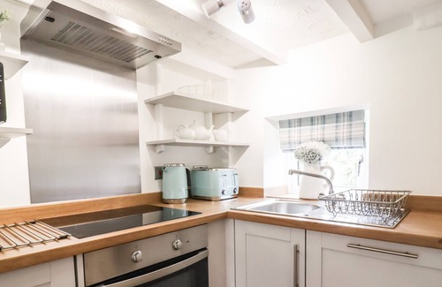 Barnoldswick Cabaña | HIDEAWAY COTTAGE, character holiday cottage in Barnoldswick
