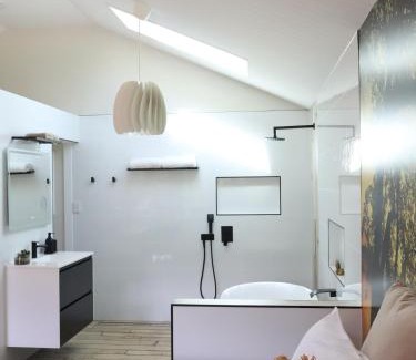 Mapleton Villa | Hideaway Falls - Bunya Cottage