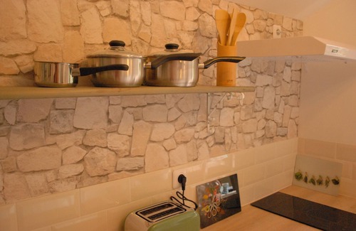 Epargnes Cabaña | Hideaway gite for 2 with private garden and sundeck, close to Atlantic beaches.