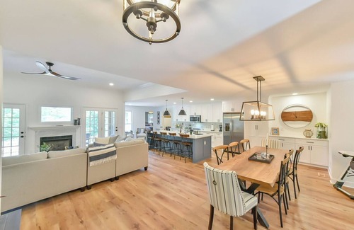 Roxboro Casa | Hideaway Haven - Hot Tub, Firepit & Private Dock