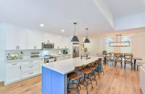 Roxboro Casa | Hideaway Haven - Hot Tub, Firepit & Private Dock