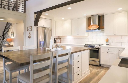 Leander Casa | Hideaway in our 3 story home! GameRoom, great view