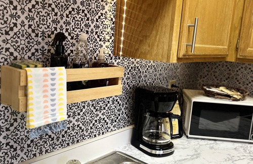 Mammoth Spring Apartamento | Hideaway Loft on Historic Main Street in Beautiful Brick Building.