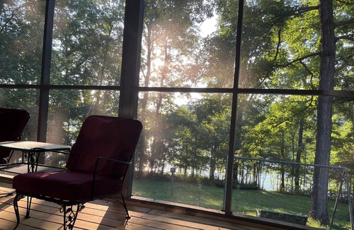 Falls of Rough Casa | Hideaway on the lake; large mid-century stone ranch in a park-like setting
