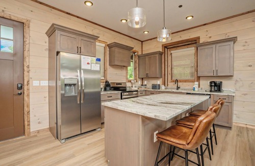 Sevierville Cabina | Hideaway@ThePreserve: Pool*Views*HotTub*Wifi*Theater*GameRoom*S/Secluded