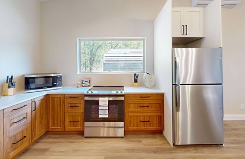 Hochatown Cabina | "Hideout" New 1 Bedroom on 8 Acres. Hot Tub & More!