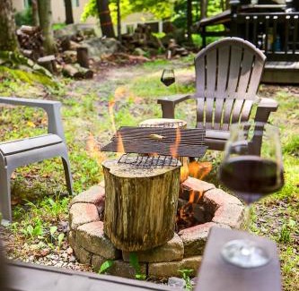 Lake Ariel Casa | Hideout Pocono Chalet
