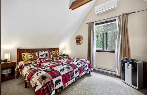 Lake Ariel Casa | Hideout Pocono Chalet