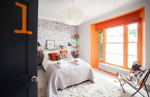 Bristol Casa | higgihaus 46 Beautifully Appointed 5 Bedroom Victorian House Sleeps 5-14