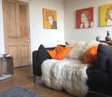 Bristol Casa | higgihaus 46 Beautifully Appointed 5 Bedroom Victorian House Sleeps 5-14
