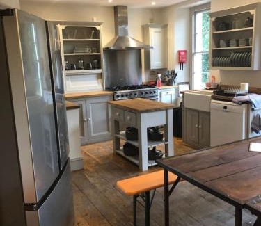 Bristol Casa | higgihaus 46 Beautifully Appointed 5 Bedroom Victorian House Sleeps 5-14