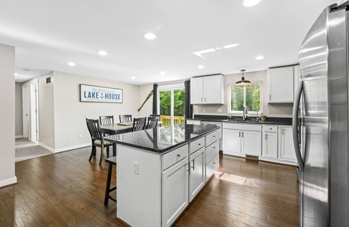 Higgins Lake Casa | Higgins Hideout *3 minute drive to the beach*