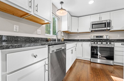 Higgins Lake Casa | Higgins Hideout *3 minute drive to the beach*