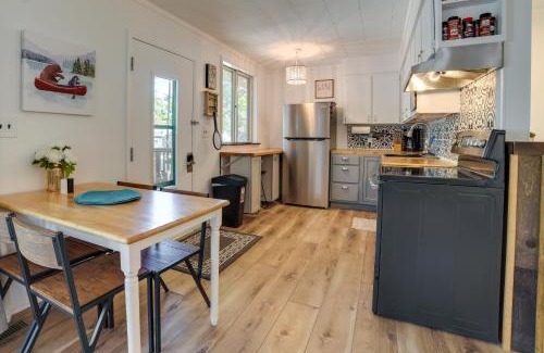 Higgins Lake Casa | Higgins Lake Cottage with Private Fire Pit and Grill!