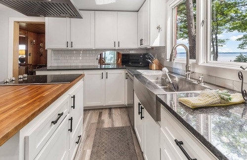 Higgins Lake Casa | Higgins Lake - One Of A Kind Lakefront Lodge!