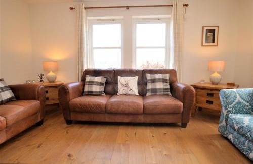 Tighnabruaich Casa | High Beach Cottage
