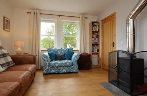 Tighnabruaich Casa | High Beach Cottage