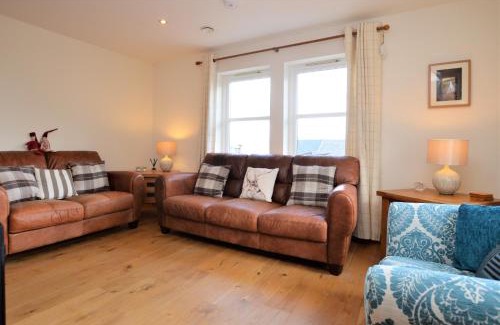 Tighnabruaich Casa | High Beach Cottage