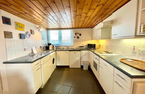 East Walworth Apartamento | High-Ceiling Flat with Rooftop & Skyline View