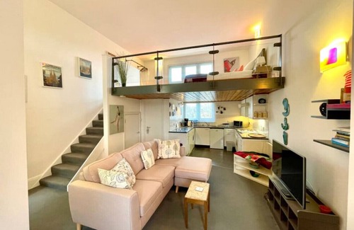 East Walworth Apartamento | High-Ceiling Flat with Rooftop & Skyline View