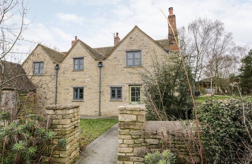 South Leigh Cabaña | High Cogges Farm Holiday Cottages