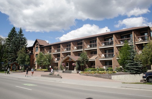 Banff Hotel | High Country Inn