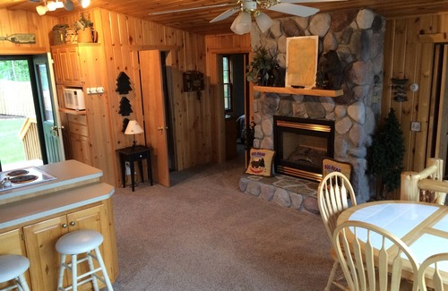 Ossipee Cabina | Sugar Sand Beach y acogedora cabaña con capacidad para 10 personas en el lago Pelican. Cerca de Crosslake