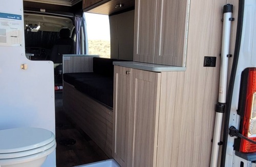 Holbrook Alquiler De RV | High desert camper with the South having views of the Petrified Forest
