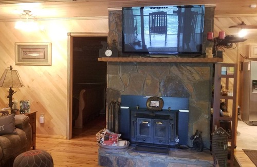 Murphy Casa | Cabina de gama alta frente al río Hiawassee en Murphy, Carolina del Norte