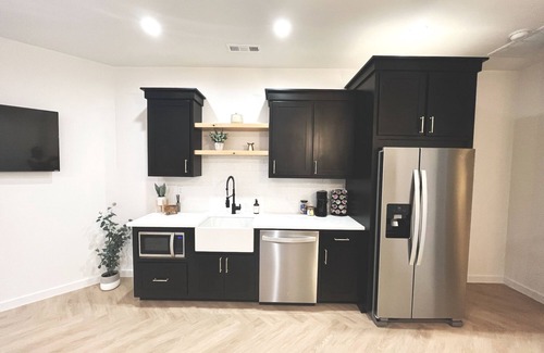 Mountain Home Casa | High-end luxurious studio within walking distance to downtown!