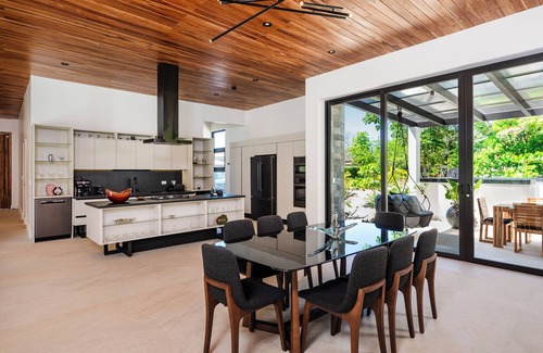 Tamarindo Villa | High-End Luxury Villa at Golondrinas – Beach, Golf, Lifestyle!