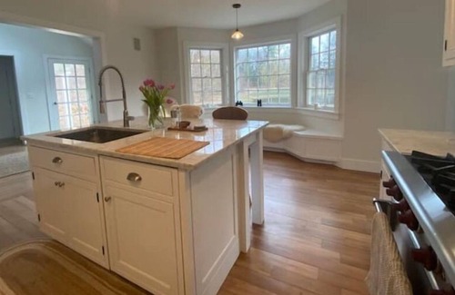 Cottekill Casa | High Falls private home pool/hot tub/gym/pond