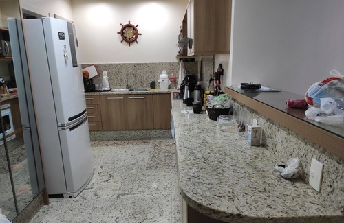 Itapema Apartamento | Piso alto con 4 suites recién amuebladas a 60 m de nar