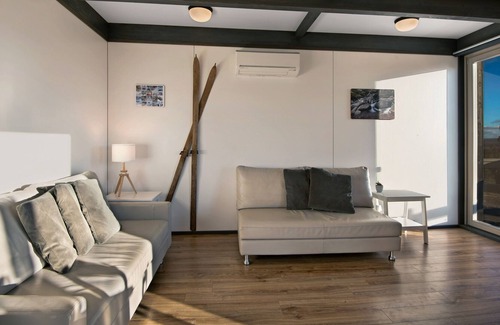 Jindabyne Cabaña | High Ground Estate Farmstay - ECO Pet Family Friendly - 10 Mins From Town