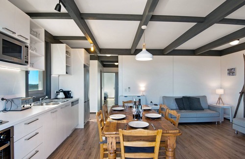 Jindabyne Cabaña | High Ground Estate Farmstay - ECO Pet Family Friendly - 10 Mins From Town