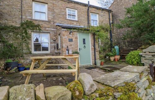 Hawes Casa | High House