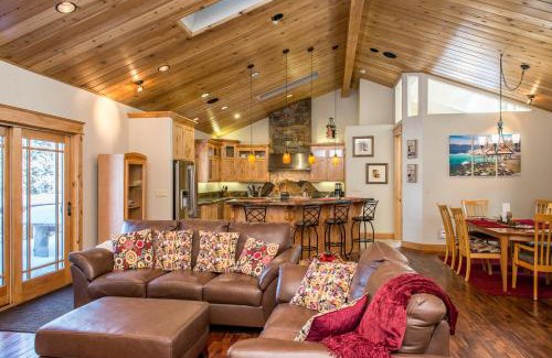 Montgomery Estates Casa | High Meadows Gem