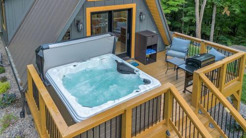 West Jefferson Casa | High Peak at West Jefferson A Frame