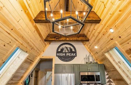 West Jefferson Casa | High Peak at West Jefferson A Frame