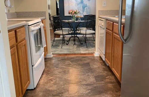 Athens Condominio | High Point 200 2BR / 2BA Condo cerca de la Universidad de Georgia Football y DT Athens