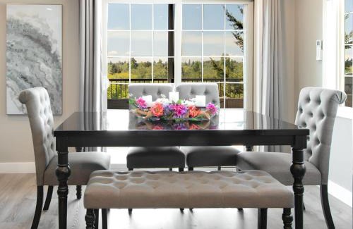 Riverview Casa | High Point Guesthouse - Next to Seattle Chinese Garden