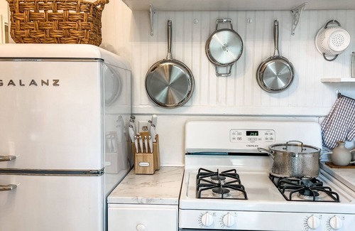 University District Casa | High Point Hideaway - across from The Hub!